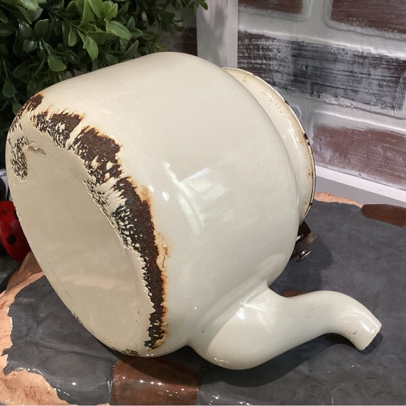 🟤 Vintage - Cream colored, enamel coated, Tea Kettle w/ Wooden Handle - Decor - Picture 9 of 16